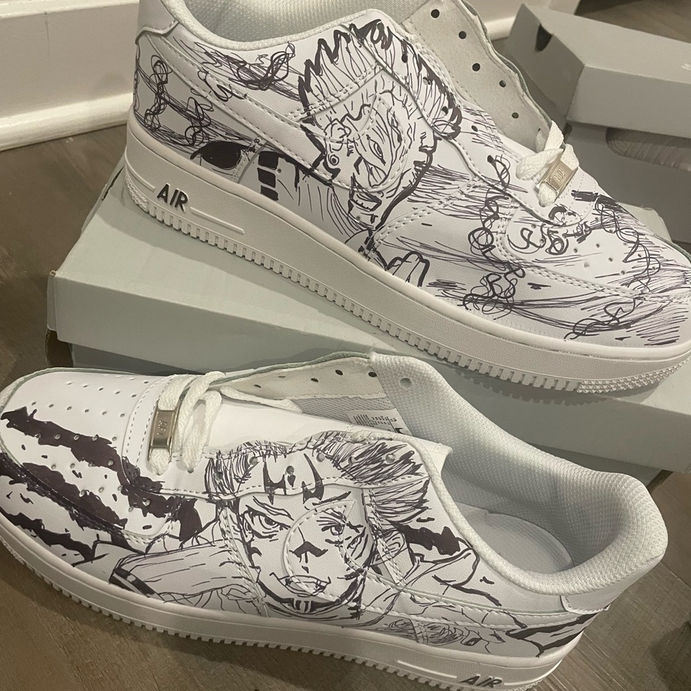 Hand drawn Anime on these Nike reps